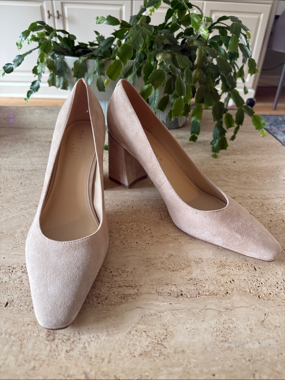 NWT Marc Fisher Tan Suede Block Heel Pumps